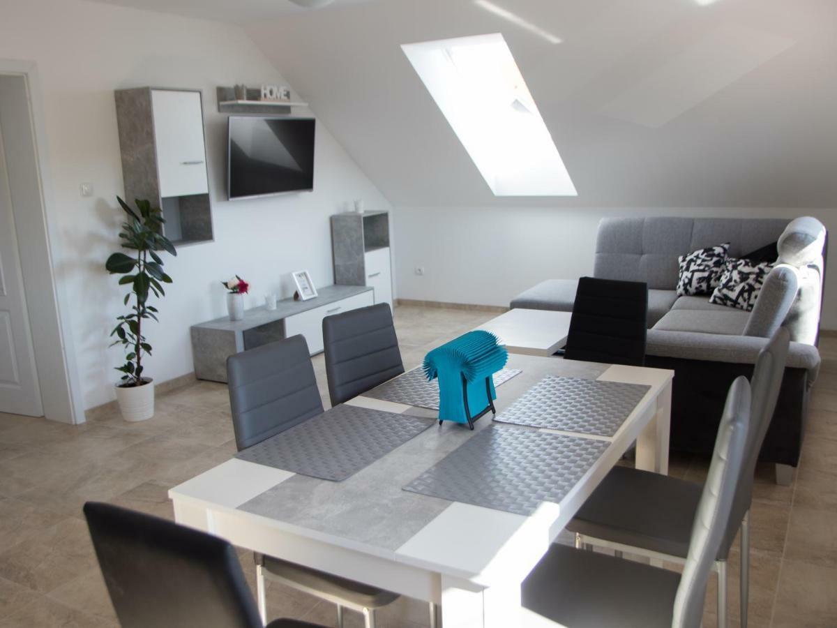 Apartman U Fuxu Zleby Buitenkant foto